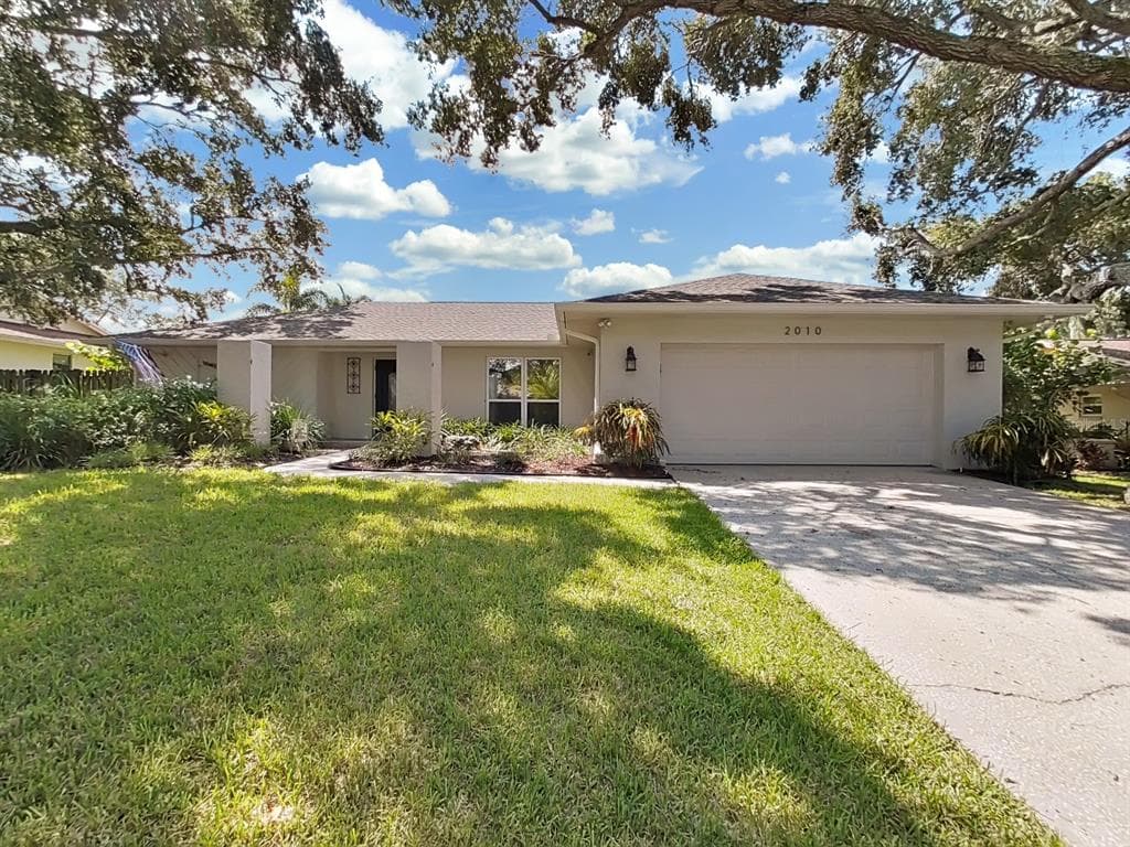 2010 CASTILLE DRIVE