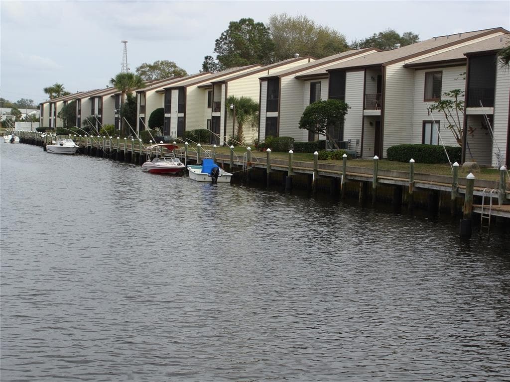 365 MOORINGS COVE DRIVE UNIT 10B TARPON SPRINGS, FL 34689