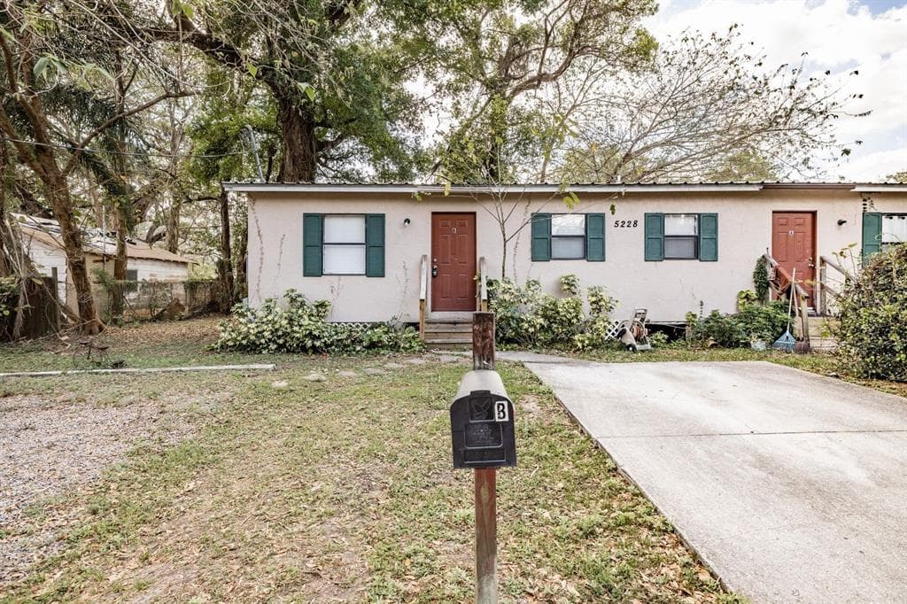 5228 CHERRY AVENUE UNIT B SEFFNER, FL 33584