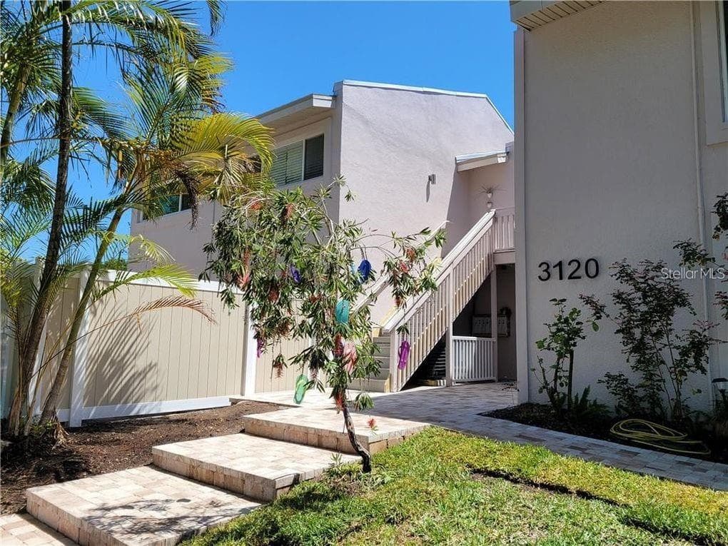 3120 BEACH BOULEVARD S UNIT 1 GULFPORT, FL 33707
