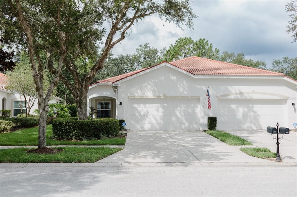 10206 DEVONSHIRE LAKE DRIVE TAMPA, FL 33647