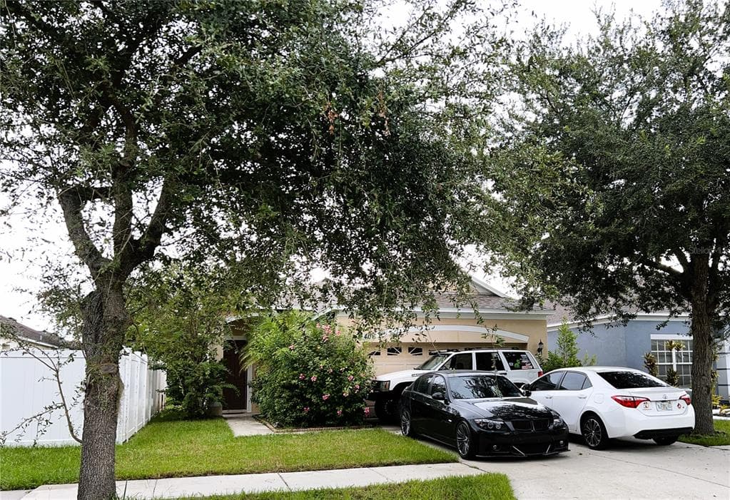 406 LAGUNA MILL DRIVE RUSKIN, FL 33570