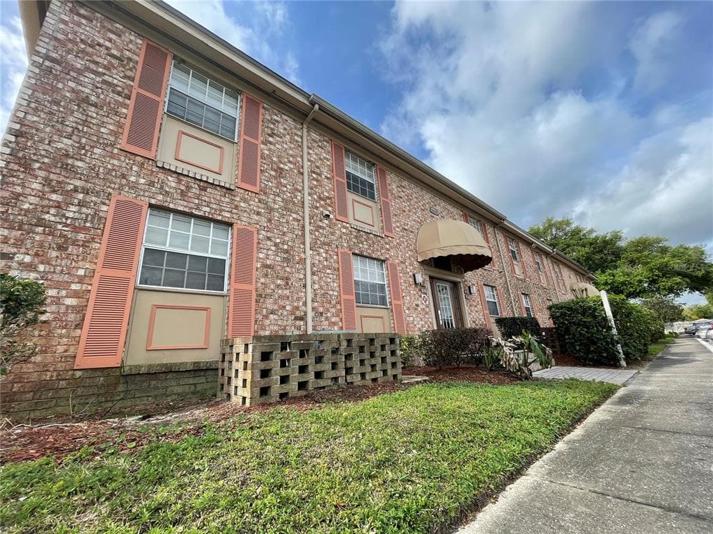 2333 COAWOOD COURT UNIT 101 MAITLAND, FL 32751