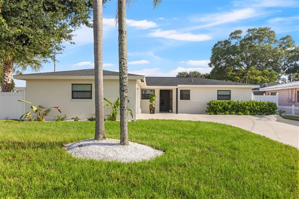 4402 W MCELROY AVENUE TAMPA, FL 33611