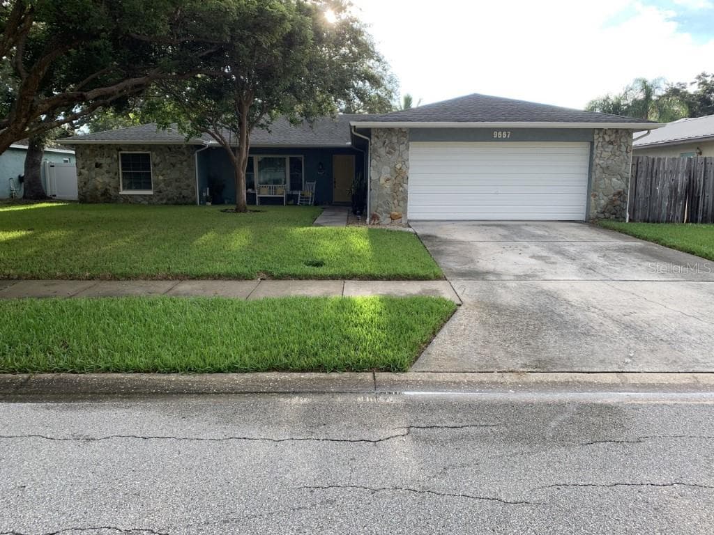 9667 123RD WAY SEMINOLE, FL 33772