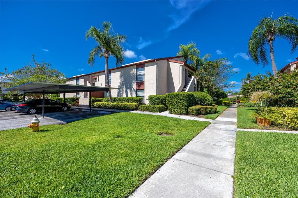 2599 COUNTRYSIDE BOULEVARD UNIT 102 CLEARWATER, FL 33761