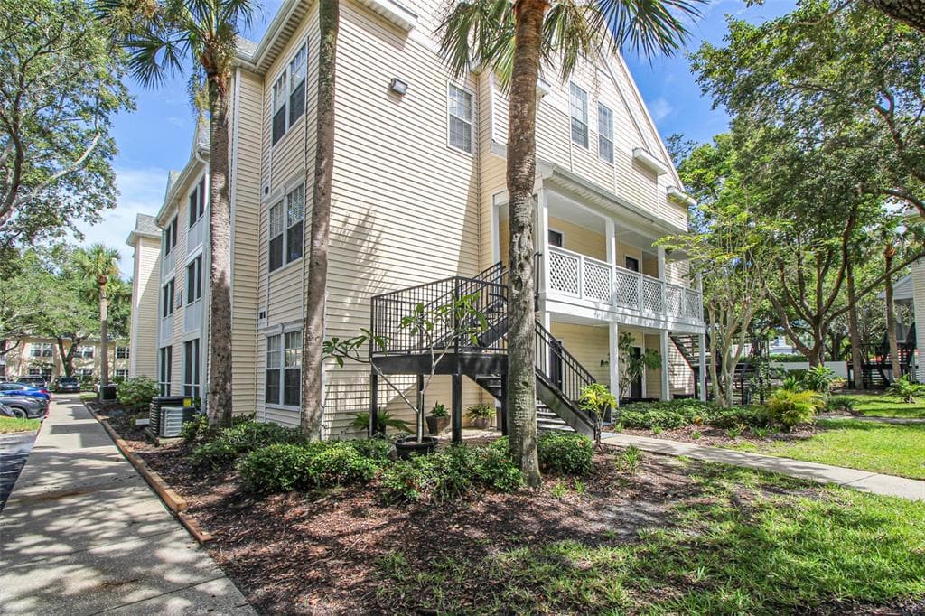 3315 HAVILAND COURT UNIT 104 PALM HARBOR, FL 34684