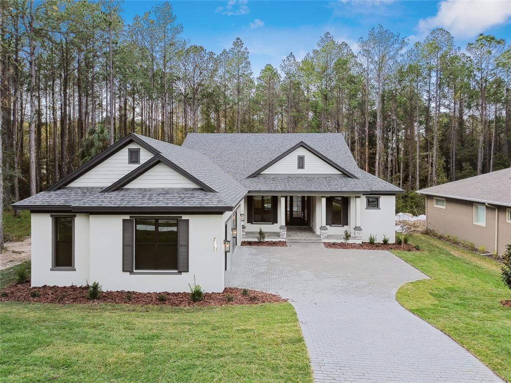 5001 ELM LEAF DRIVE BROOKSVILLE, FL 34601