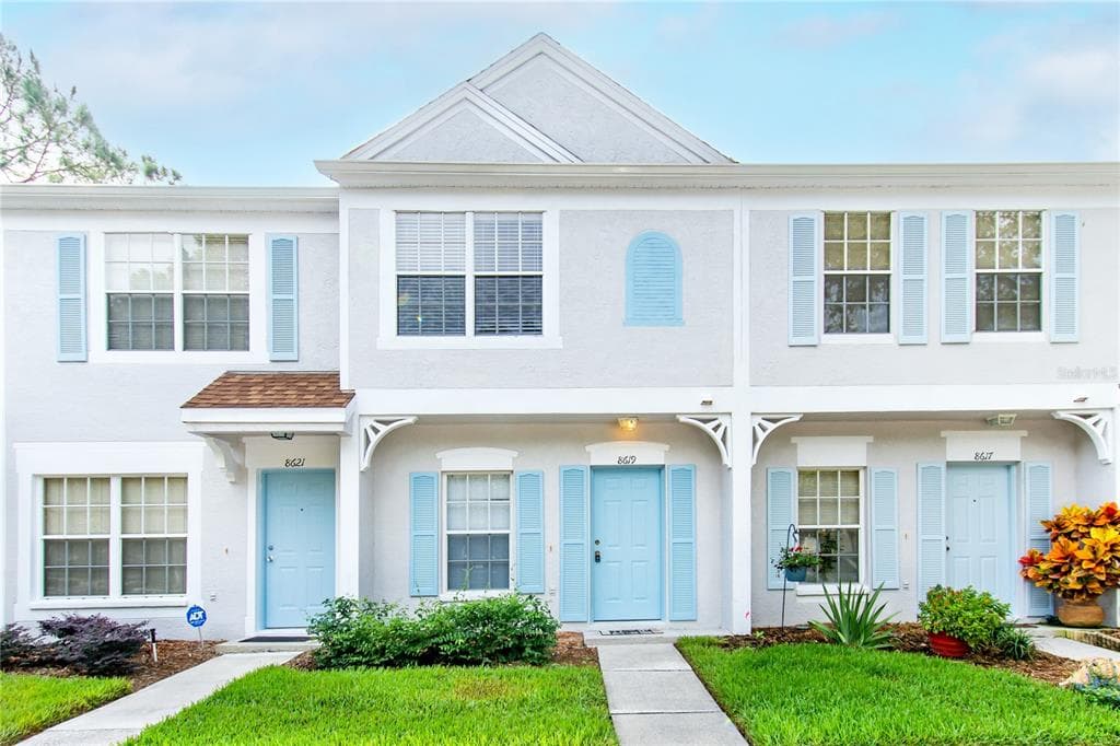 8619 HUNTERS KEY CIRCLE TAMPA, FL 33647