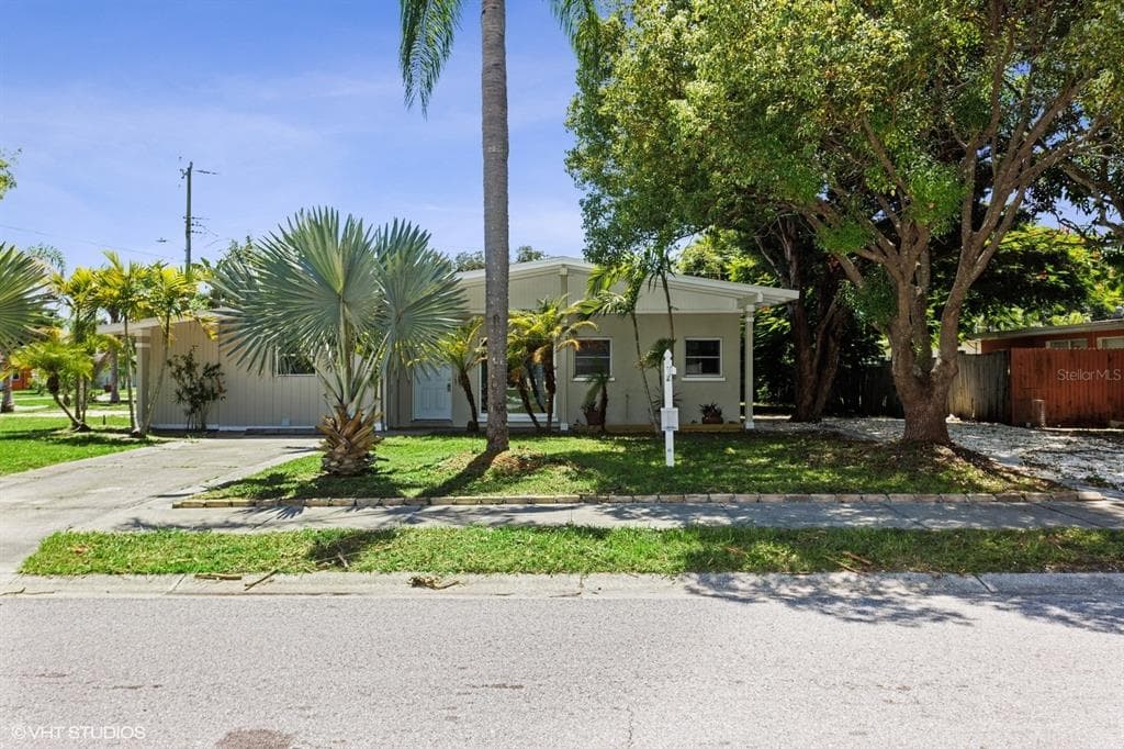 2992 NOVUS STREET SARASOTA, FL 34237