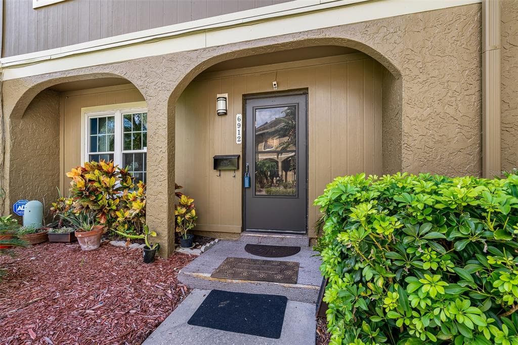6912 SAN MATEO COURT TAMPA, FL 33615