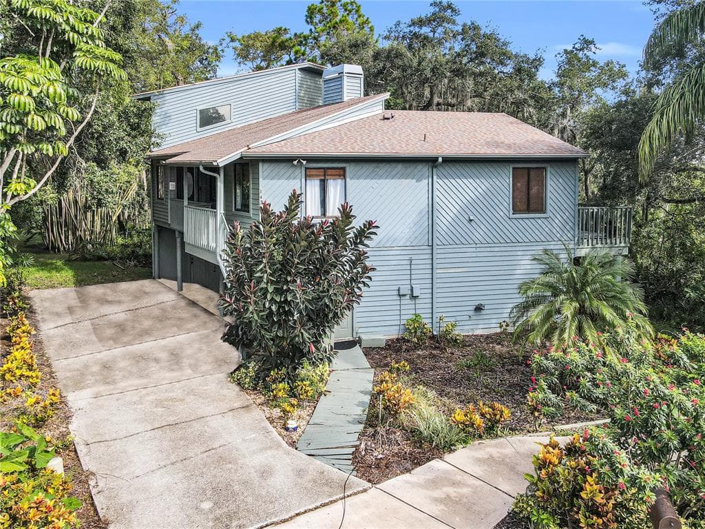 1451 BRIARWOOD COURT