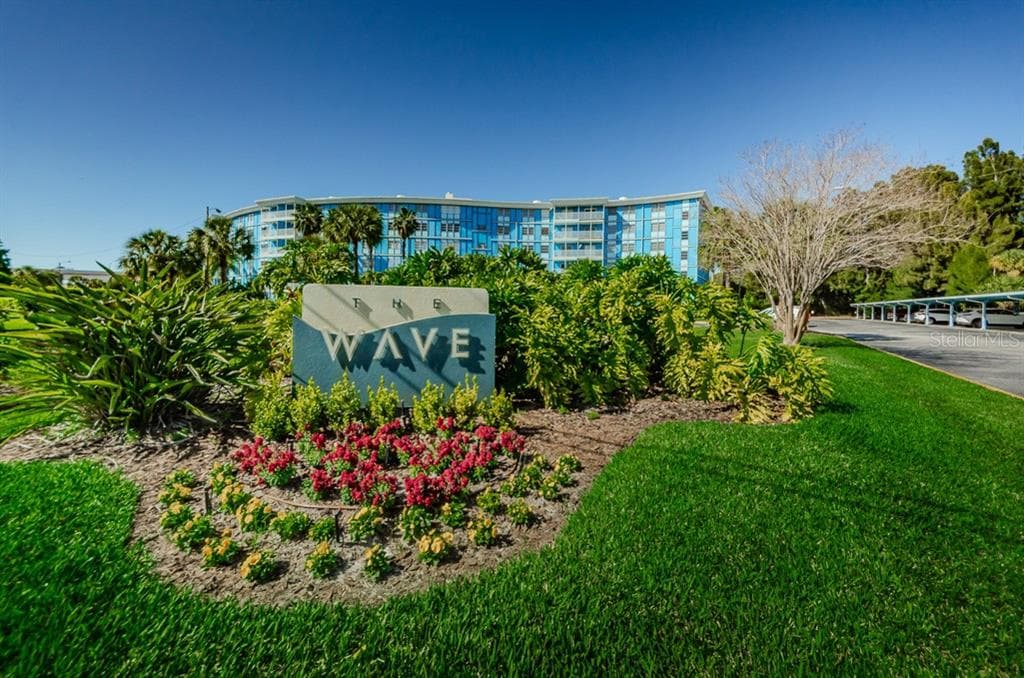 3315 58TH AVENUE S UNIT 105 ST PETERSBURG, FL 33712