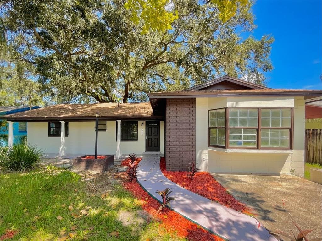 7332 FILBERT LANE TAMPA, FL 33637