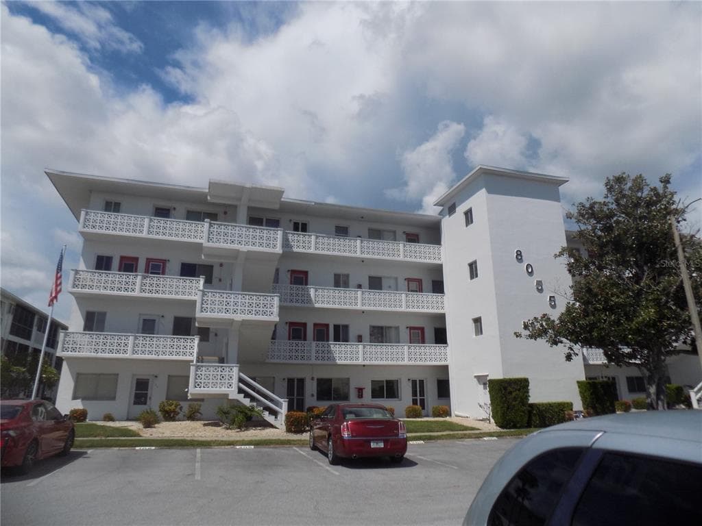 8055 112TH STREET UNIT 404 SEMINOLE, FL 33772