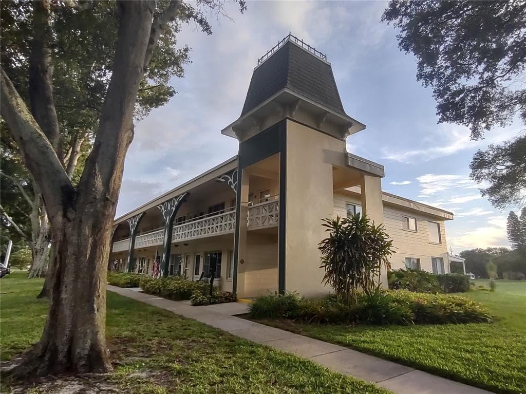 2400 FRANCISCAN DRIVE UNIT 52 CLEARWATER, FL 33763
