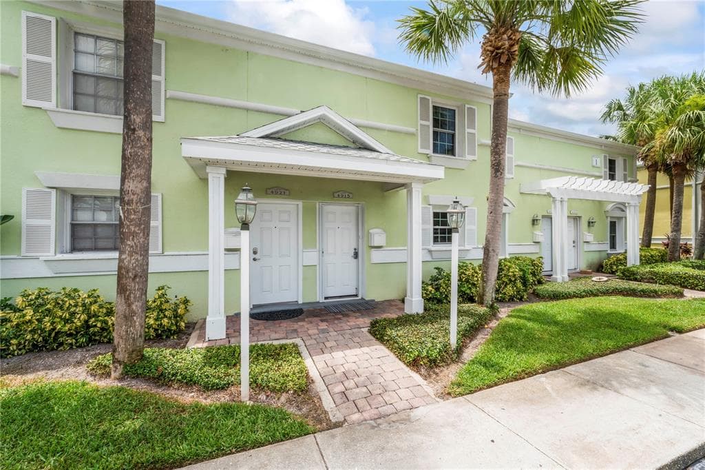 4915 COBIA DRIVE SE UNIT 4915 ST PETERSBURG, FL 33705