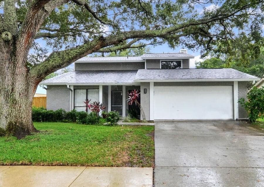 15820 COUNTRY LAKE DRIVE TAMPA, FL 33624