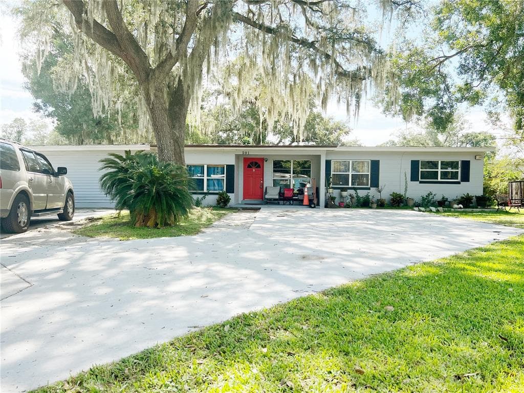 501 E MORRELL DRIVE PLANT CITY, FL 33563