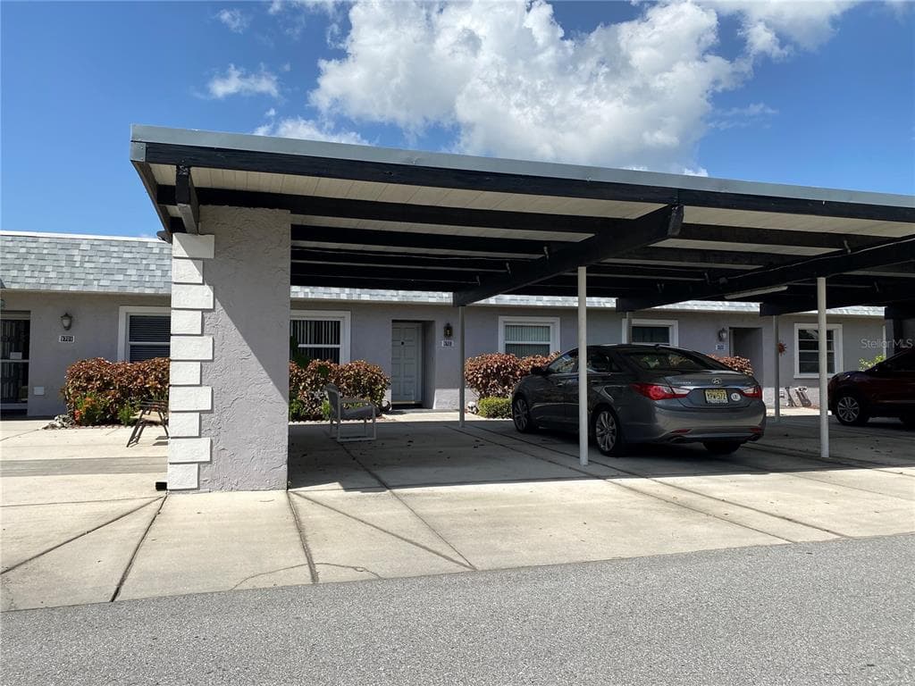 9703 GREENSKEEPER DRIVES NEW PORT RICHEY, FL 34655