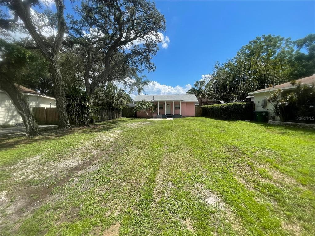 208 W SOUTH AVENUE TAMPA, FL 33603