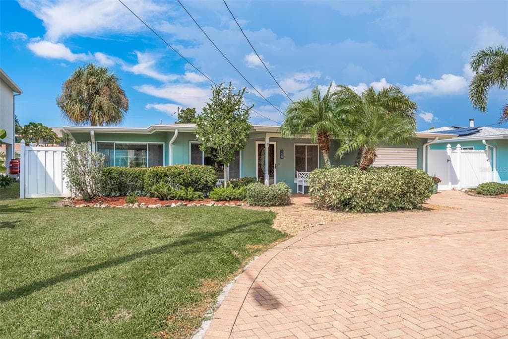 580 BAYWOOD DRIVE N DUNEDIN, FL 34698