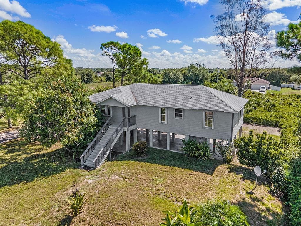 5902 JUNE AVENUE N LEHIGH ACRES, FL 33971