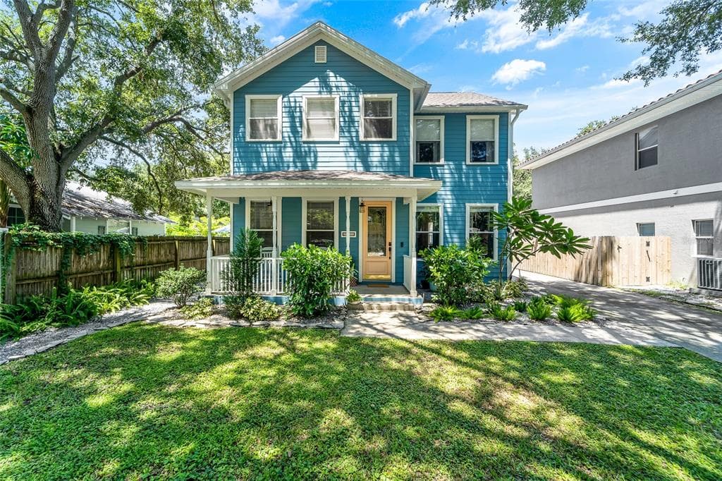 2825 W THORNTON AVENUE TAMPA, FL 33611