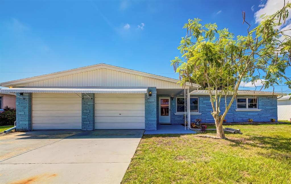 3830 CHERRYWOOD DRIVE HOLIDAY, FL 34691