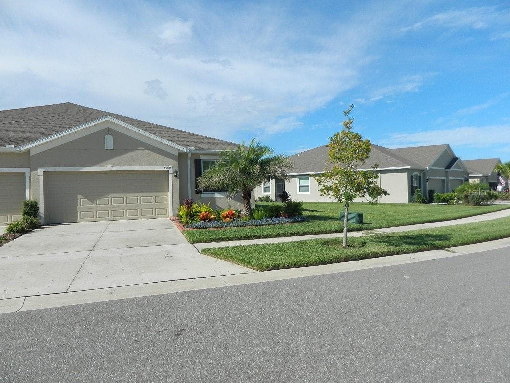 7509 STONEBROOK CIRCLE WESLEY CHAPEL, FL 33545