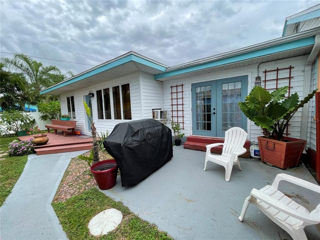 13121 3RD STREET E UNIT 1/2 MADEIRA BEACH, FL 33708