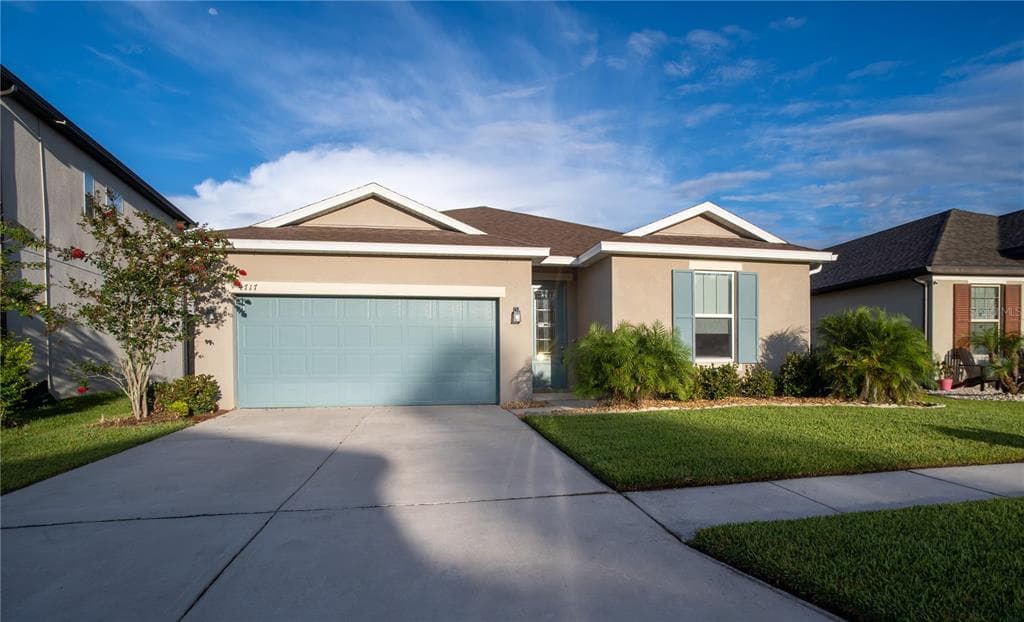 4717 ROLLING GREEN DRIVE WESLEY CHAPEL, FL 33543