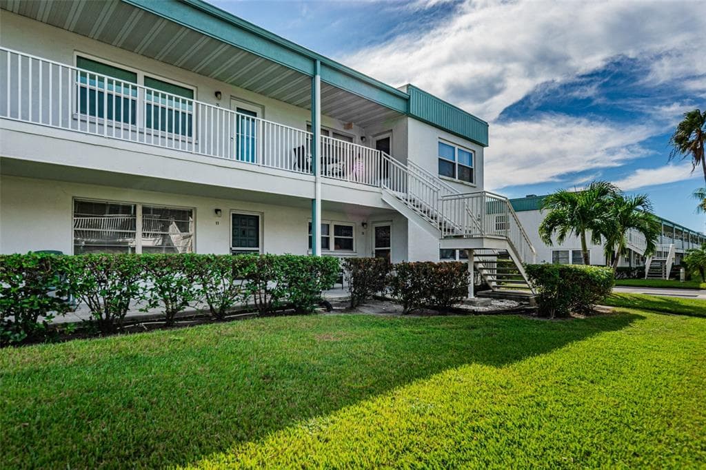 5217 81ST STREET N UNIT 12 ST PETERSBURG, FL 33709