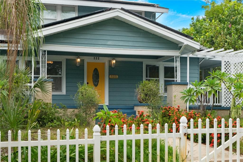535 E ORANGE STREET TARPON SPRINGS, FL 34689