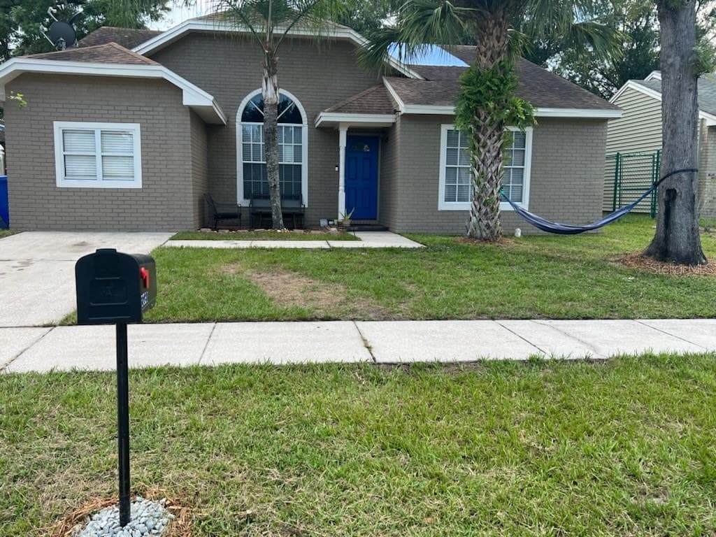 8238 RIVERBOAT DRIVE TAMPA, FL 33637