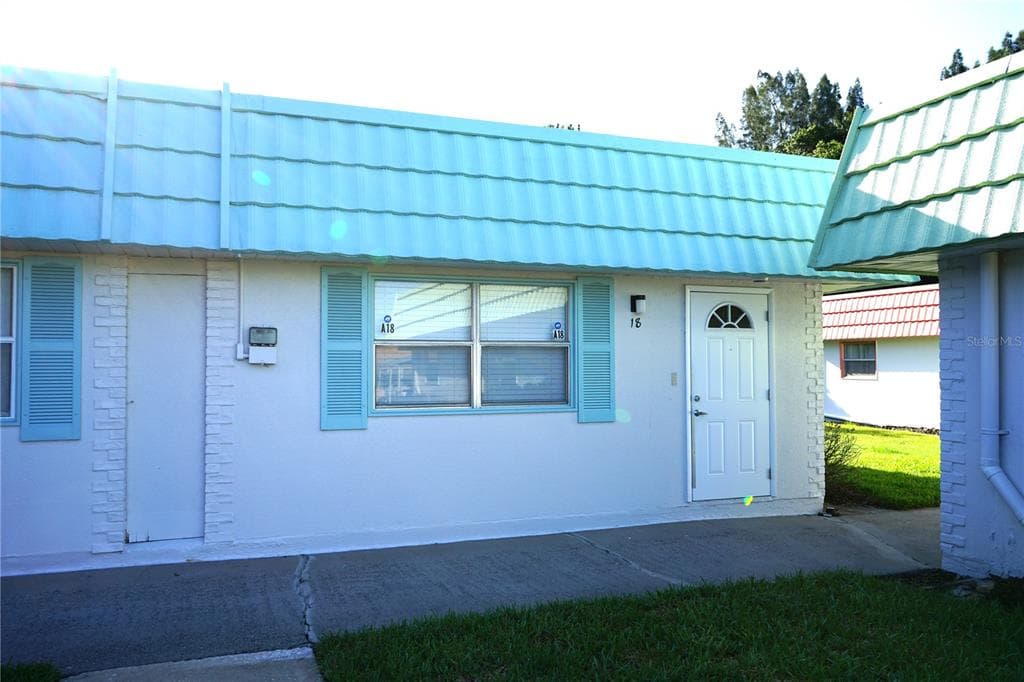 1802 BEDFORD LANE UNIT 18 SUN CITY CENTER, FL 33573