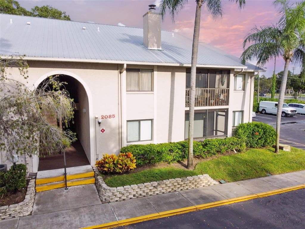 2085 HUNTERS GLEN DRIVE UNIT 213