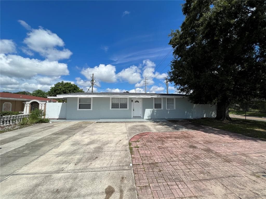 4401 W HENRY AVENUE TAMPA, FL 33614