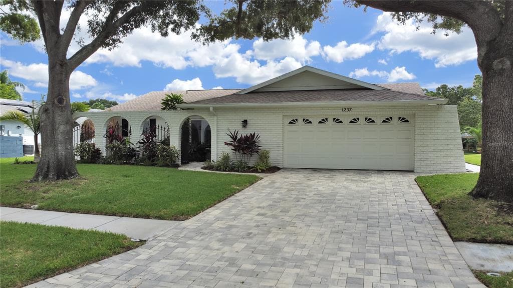 1237 RANCHWOOD DRIVE E DUNEDIN, FL 34698