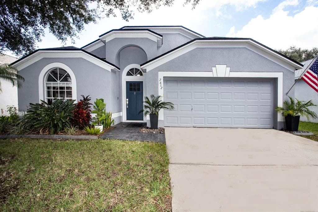 7612 HAMPSHIRE GARDEN PLACE APOLLO BEACH, FL 33572