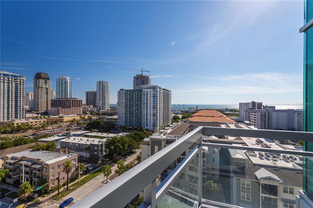 400 4TH AVENUE S UNIT 1109 ST PETERSBURG, FL 33701