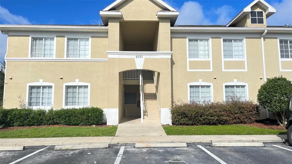 6021 PORTSDALE PLACE UNIT 102 RIVERVIEW, FL 33578