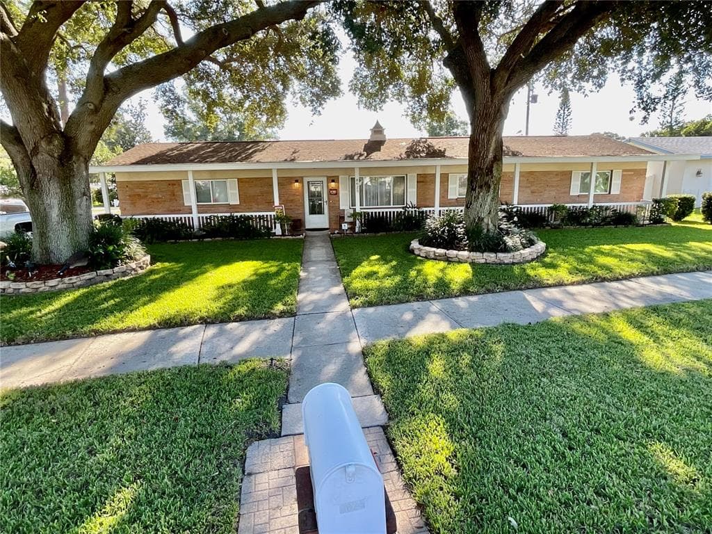 8625 RIDGE ROAD SEMINOLE, FL 33772
