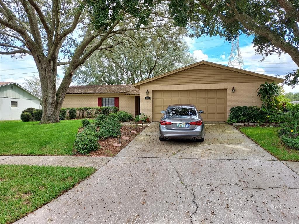 9305 WOODLAND RIDGE DRIVE TEMPLE TERRACE, FL 33637