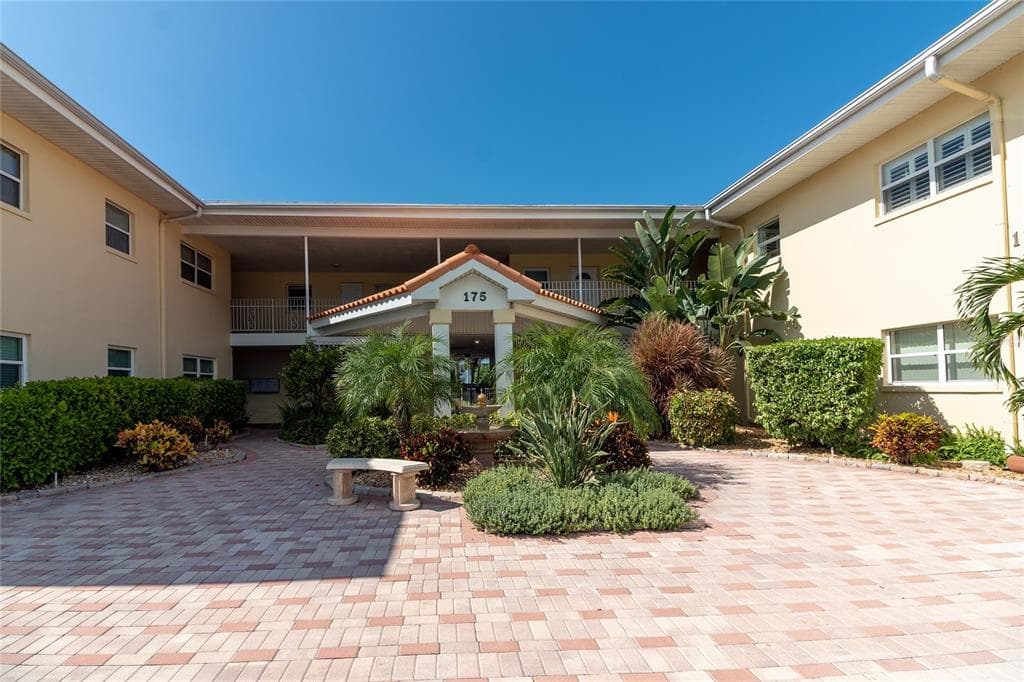175 55TH AVENUE UNIT 108 ST PETE BEACH, FL 33706