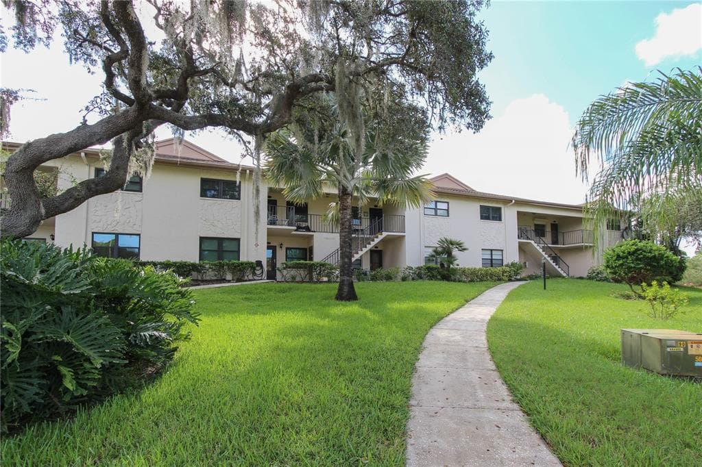 1694 SEASCAPE CIRCLE UNIT 1694 TARPON SPRINGS, FL 34689