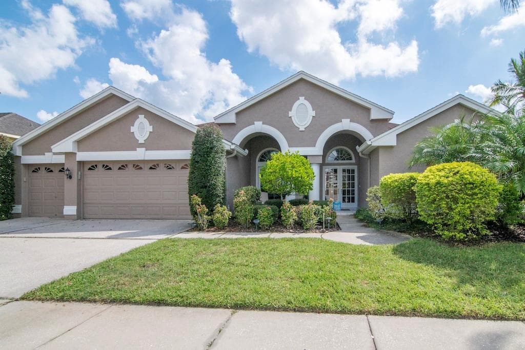 9611 WOODBAY DRIVE TAMPA, FL 33626