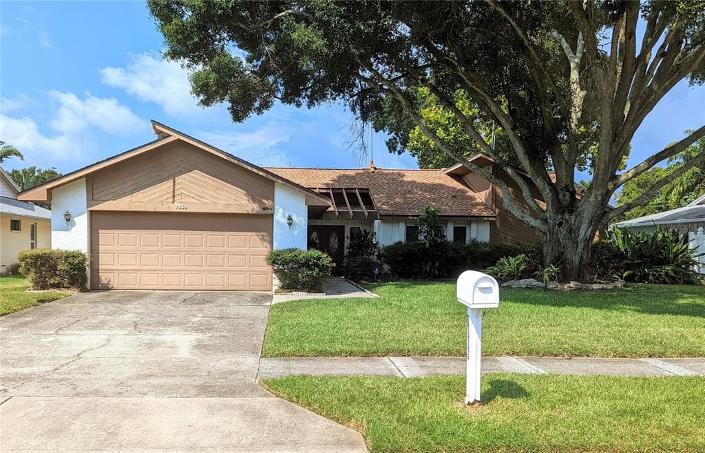 7865 SUNDOWN DRIVE