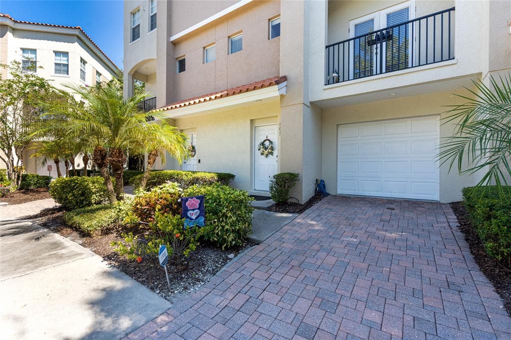 805 100TH AVENUE N ST PETERSBURG, FL 33702