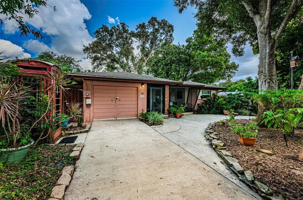 1542 TANGERINE STREET CLEARWATER, FL 33756